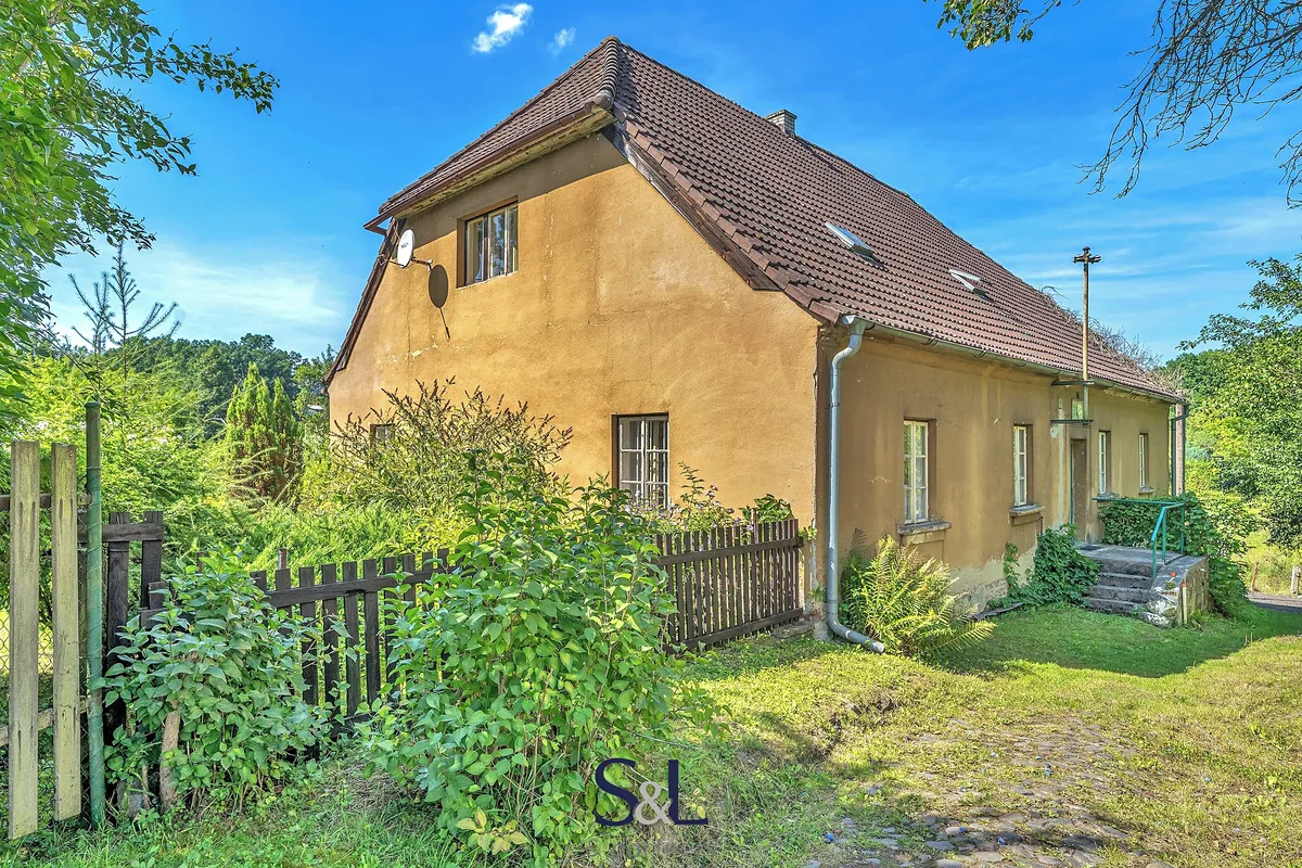 Prodej rodinného domu 230 m², pozemek 1742 m²